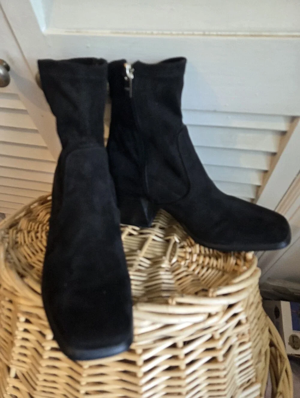 New Marc Fisher Womens Suede Look Short Ankle Boots 7.5 BLACK Block Heel $98